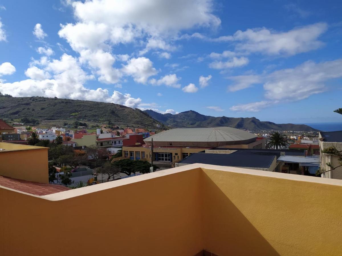 Cheerful 3 Bedroom Town House With Garage Tegueste Bagian luar foto
