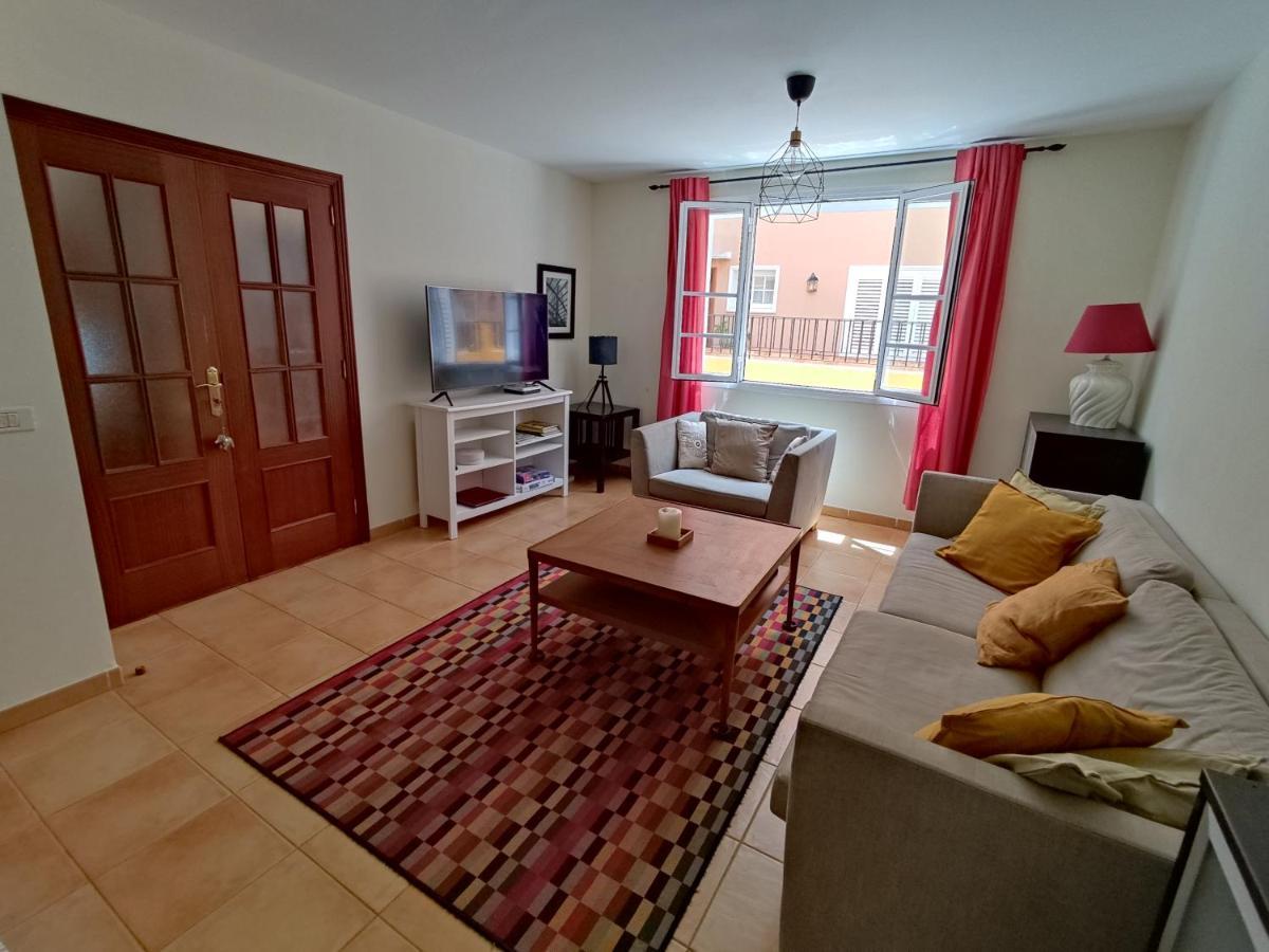 Cheerful 3 Bedroom Town House With Garage Tegueste Bagian luar foto
