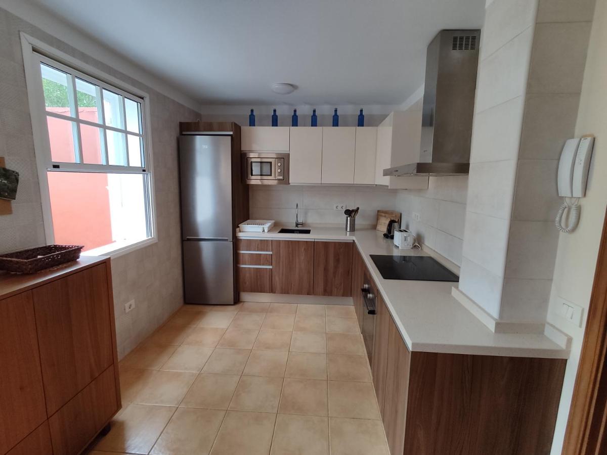 Cheerful 3 Bedroom Town House With Garage Tegueste Bagian luar foto